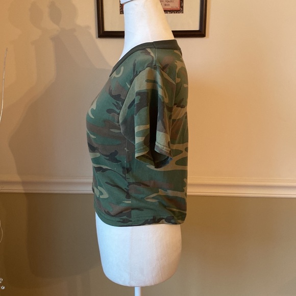 Camo Junior T-Shirt, Size Large - Picture 3 of 7